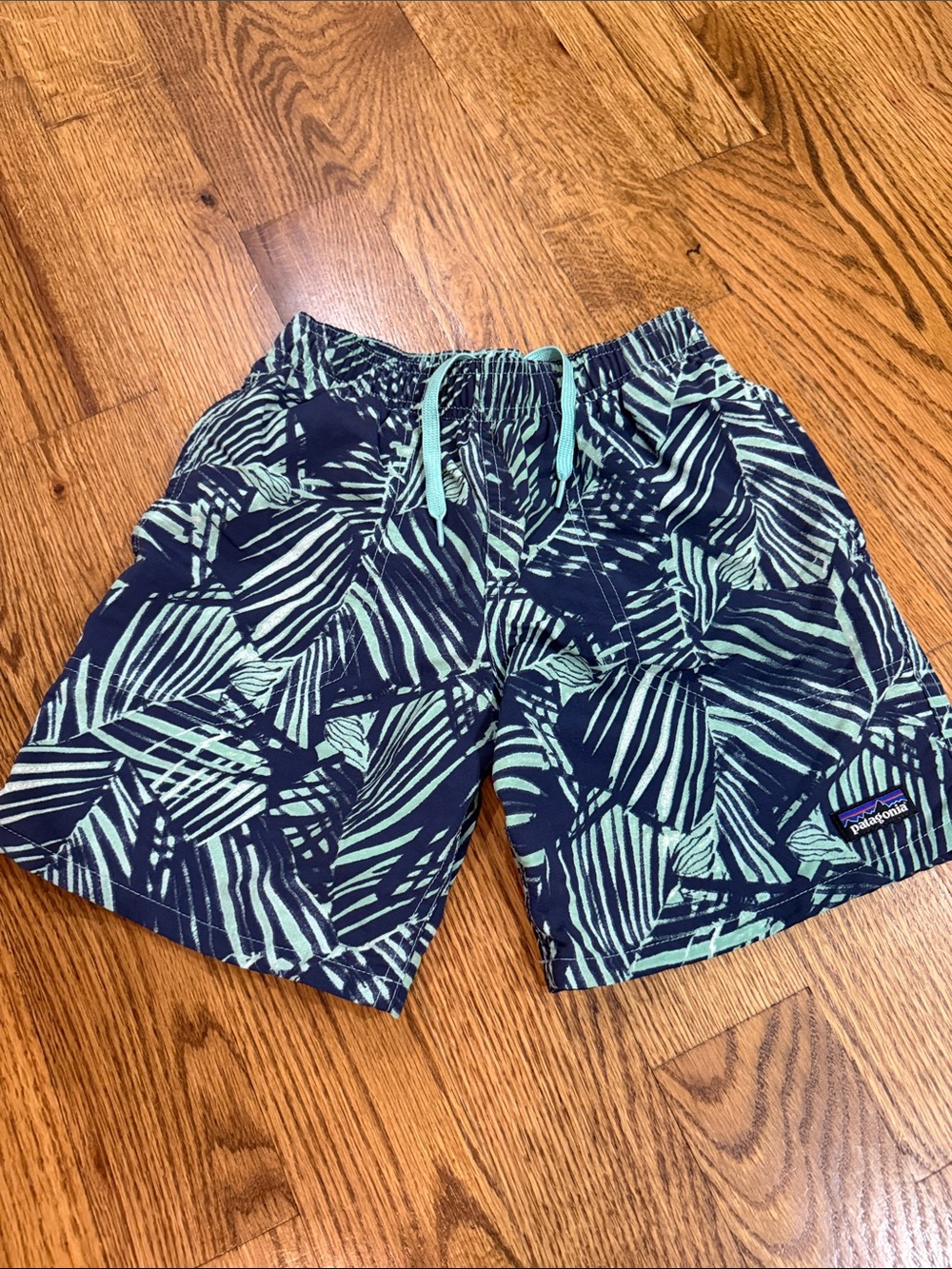 Boy’s Patagonia Swim Trunks. Size Small. Like New Condition. - Picture 2 of 11